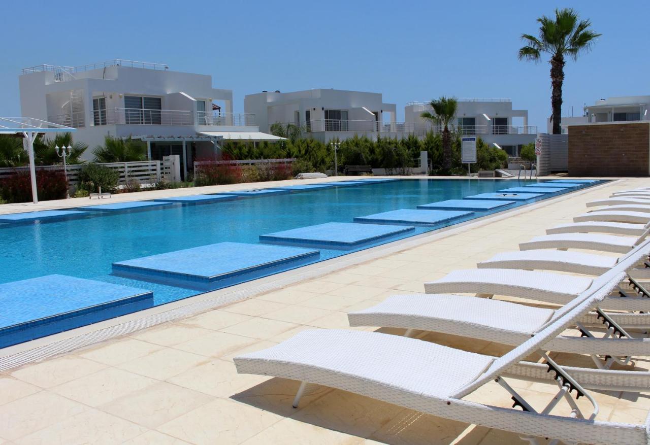 Caesar Beach Villas And Apartments Gastria Buitenkant foto
