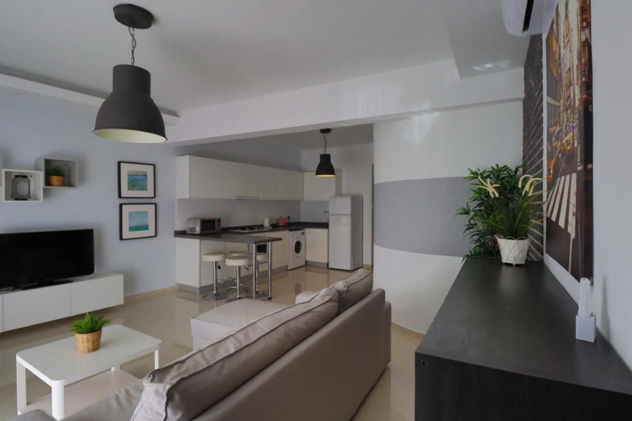 Caesar Beach Villas And Apartments Gastria Buitenkant foto